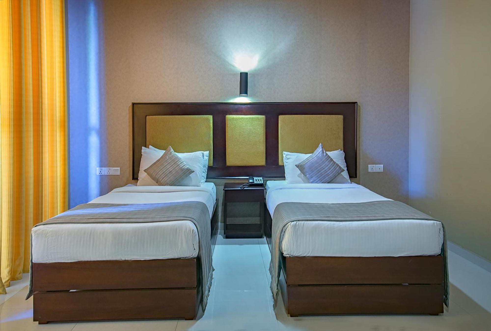 The Full Moon Hotel 卡图纳耶克 外观 照片