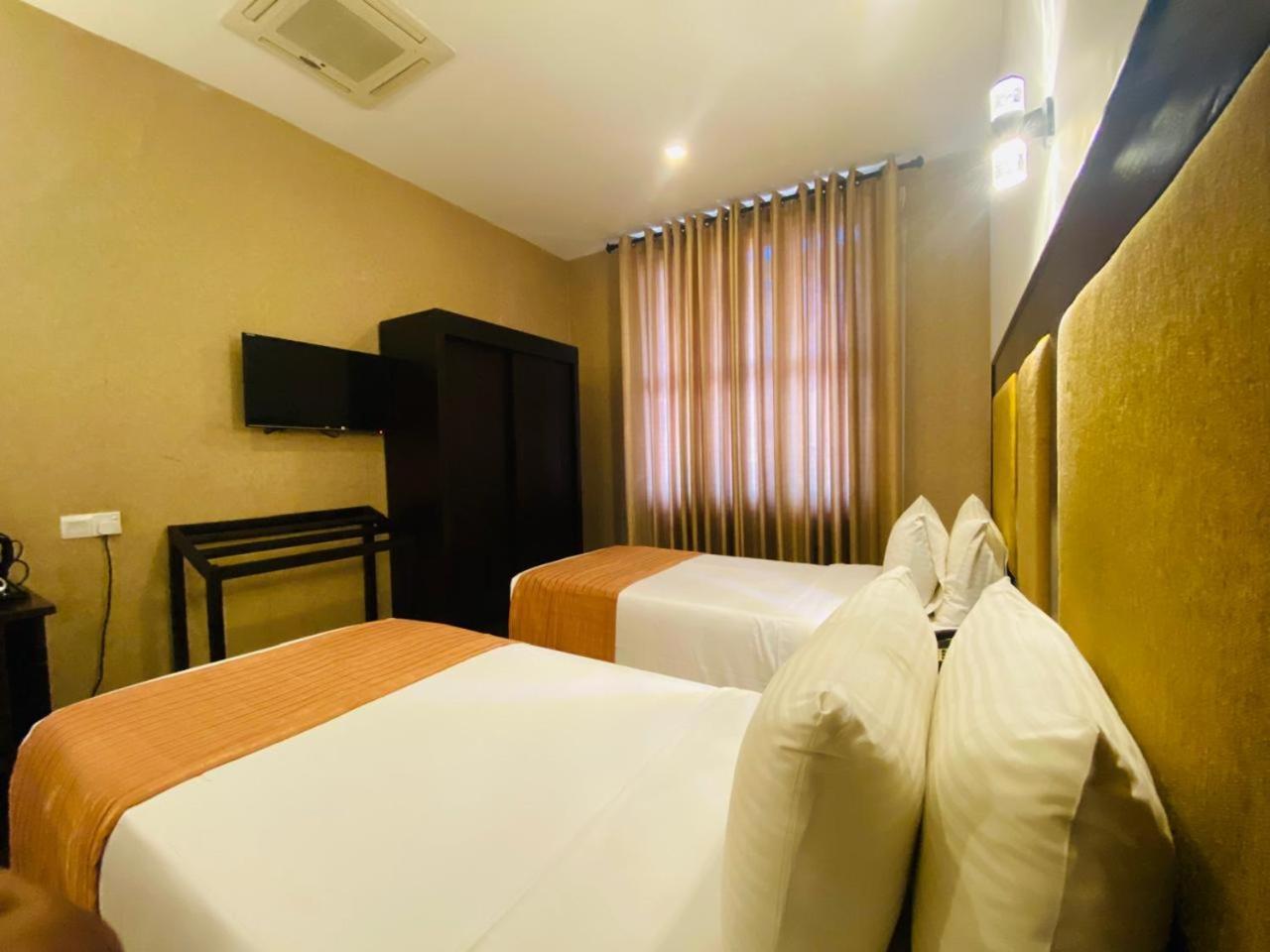 The Full Moon Hotel 卡图纳耶克 外观 照片