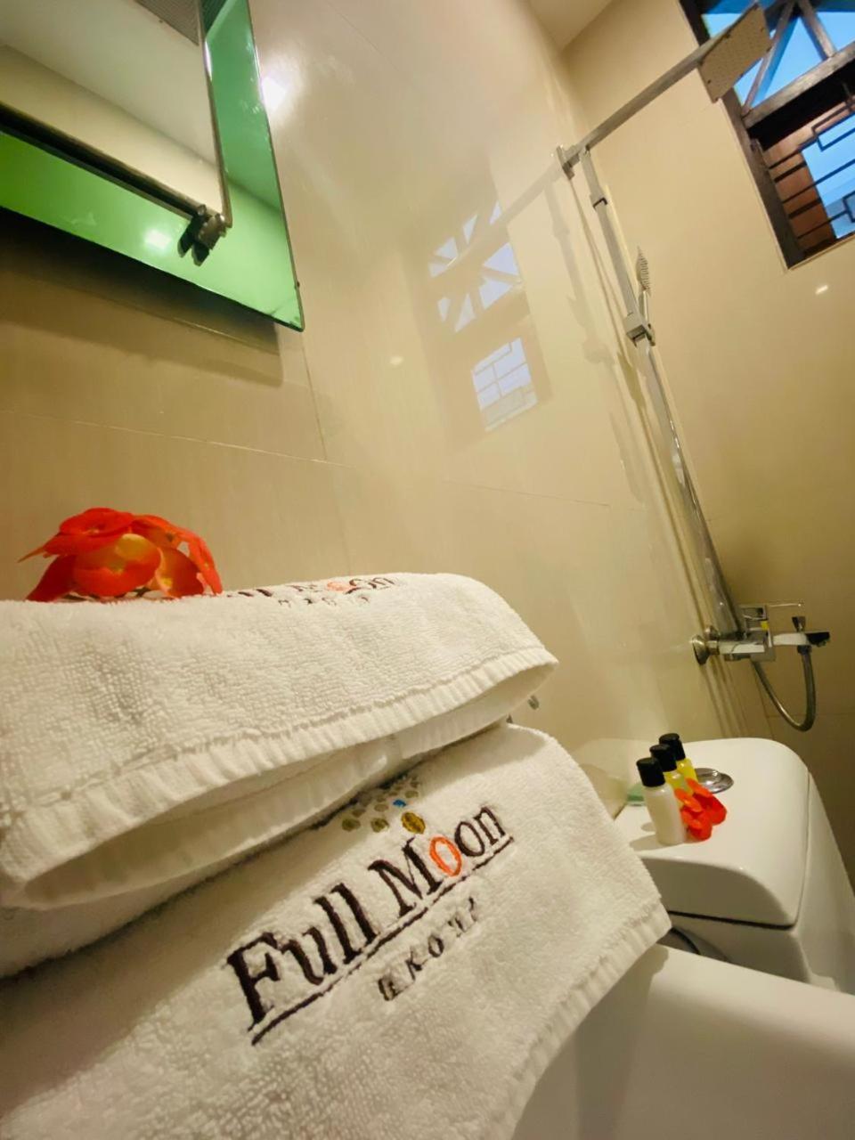 The Full Moon Hotel 卡图纳耶克 外观 照片