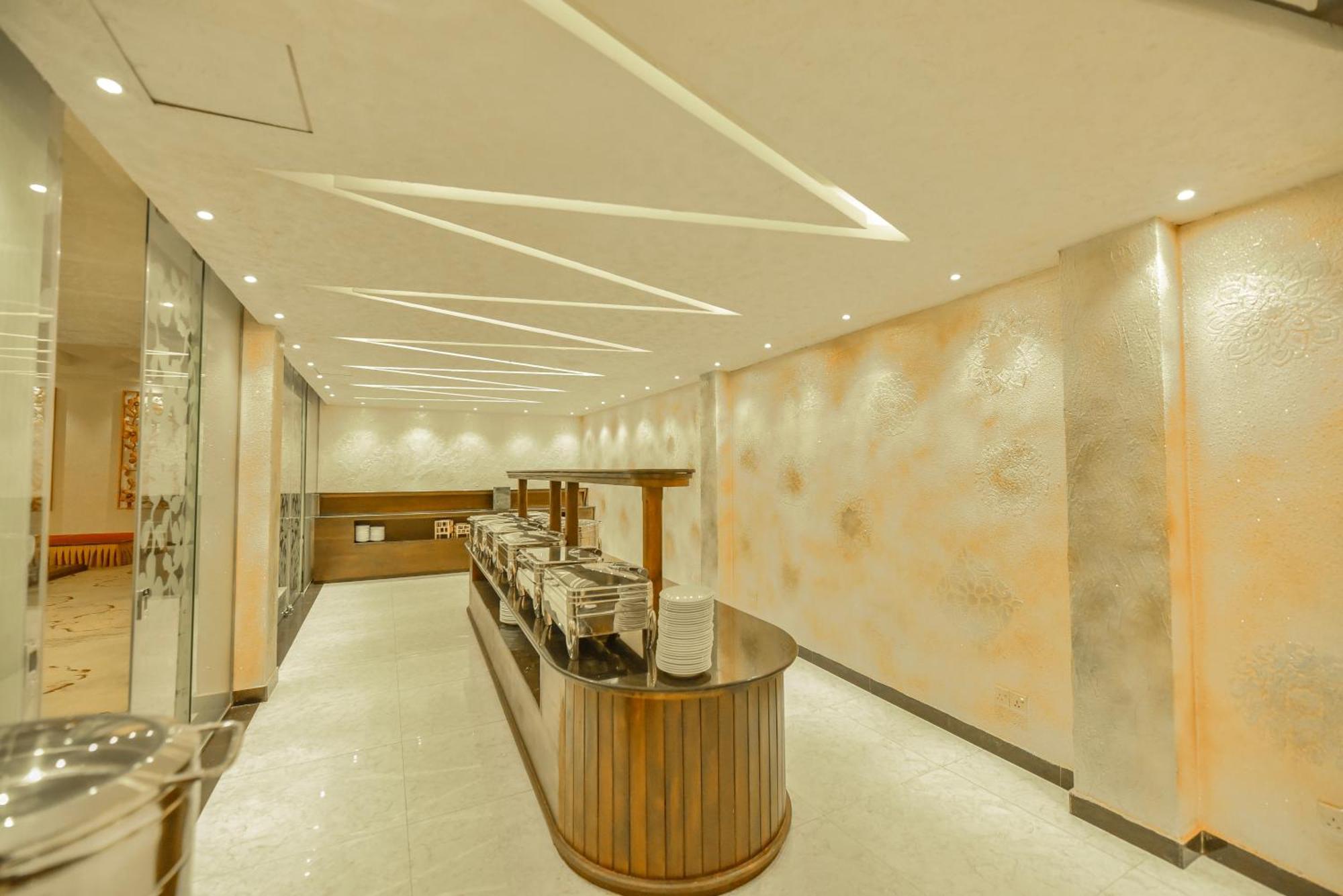 The Full Moon Hotel 卡图纳耶克 外观 照片